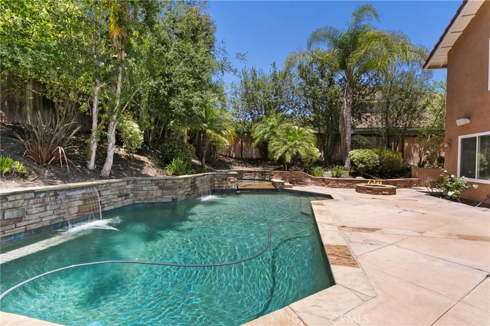28501 El Sur Laguna Niguel, CA 92677
