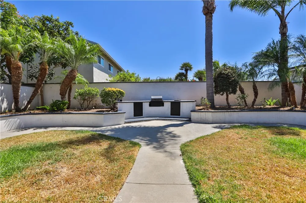 10946 El Chino Fountain Valley, CA 92708