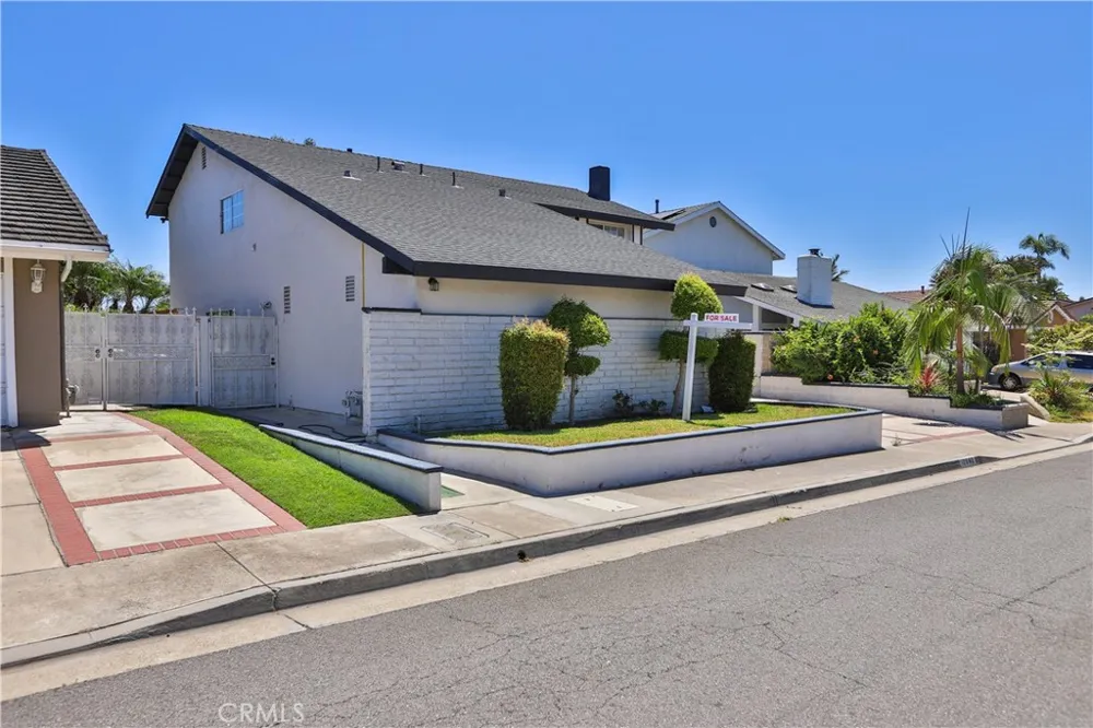10946 El Chino Fountain Valley, CA 92708