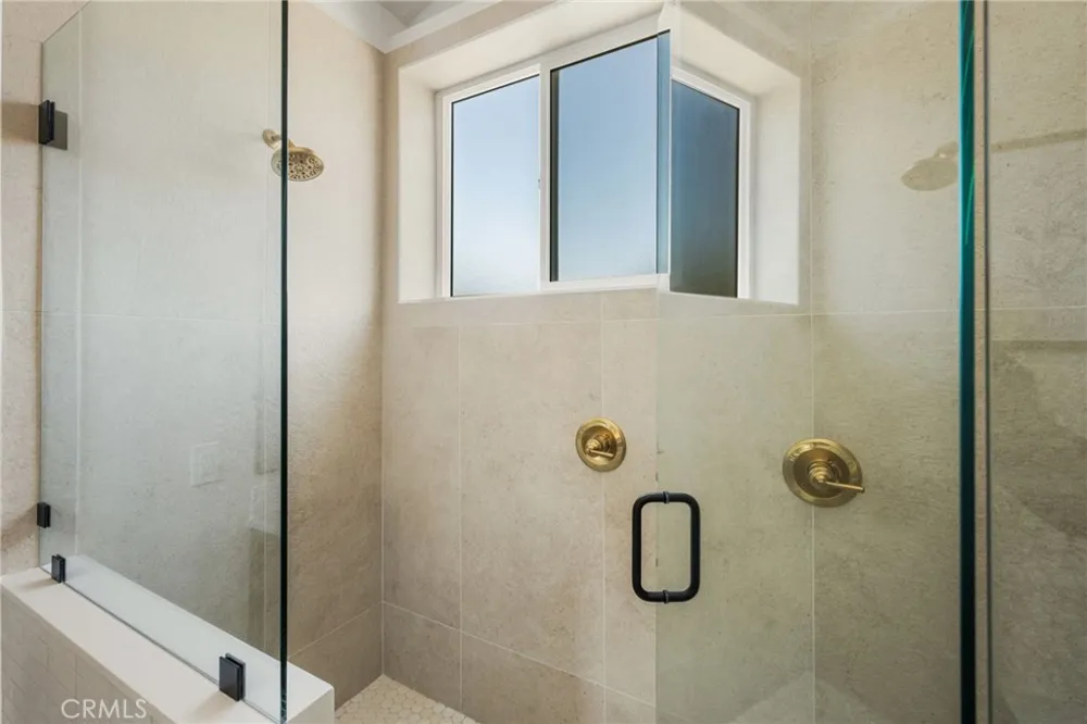 6008 Village Lakewood, CA 90713