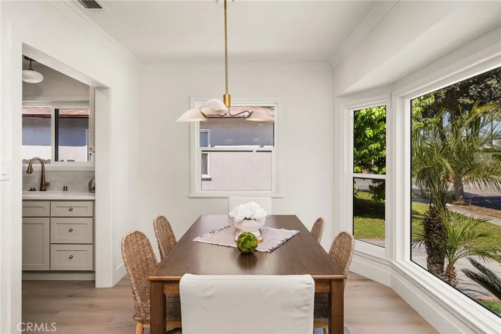 6008 Village Lakewood, CA 90713