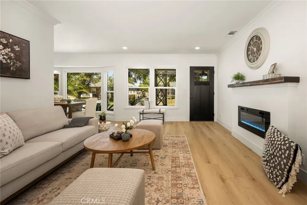 6008 Village Lakewood, CA 90713