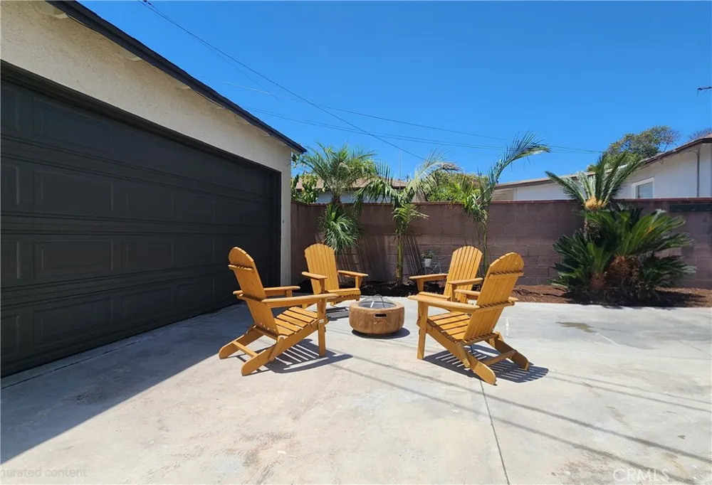 6008 Village Lakewood, CA 90713