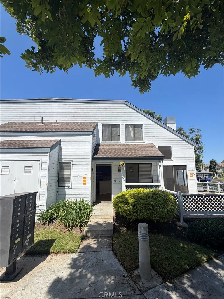 97 Fallingstar #56 Irvine, CA 92614