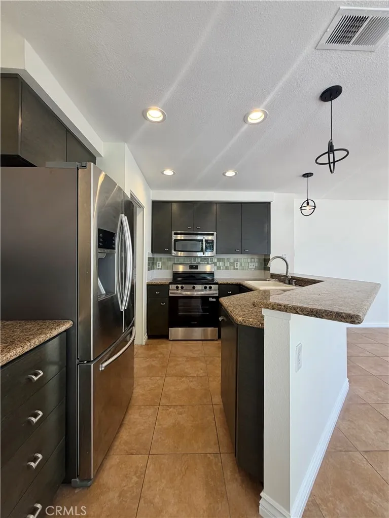 97 Fallingstar #56 Irvine, CA 92614