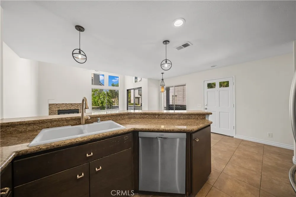 97 Fallingstar #56 Irvine, CA 92614