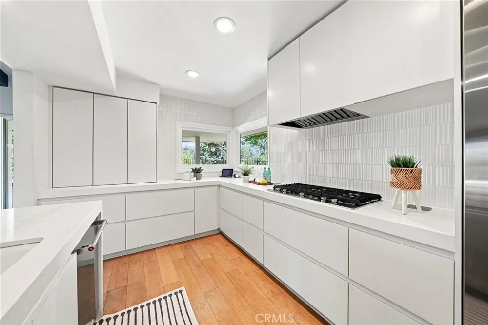 3608 Hampstead Road La Canada Flintridge, CA 91011