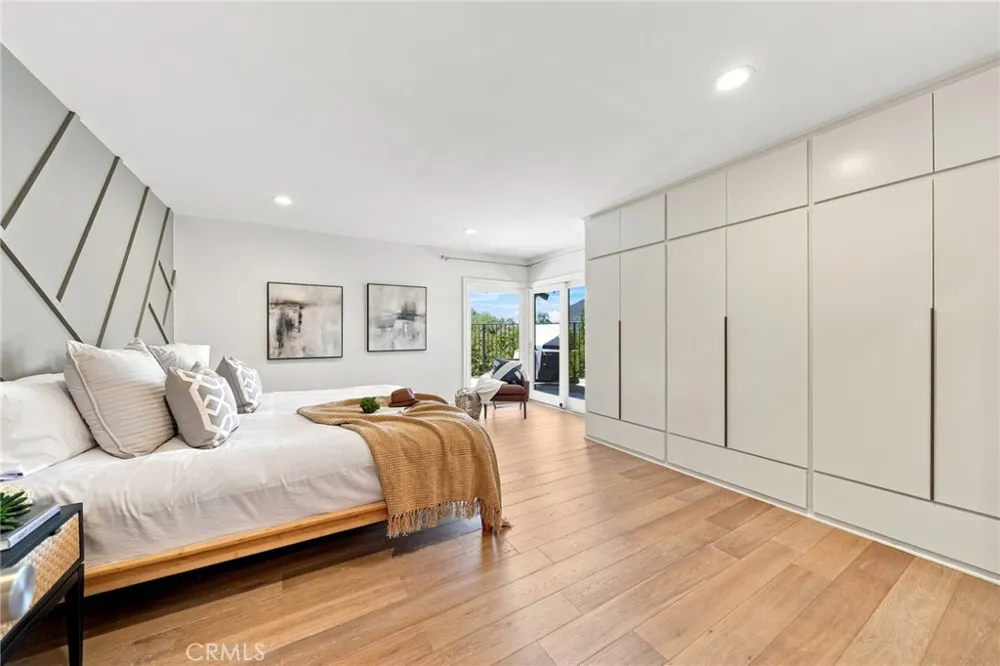 3608 Hampstead Road La Canada Flintridge, CA 91011
