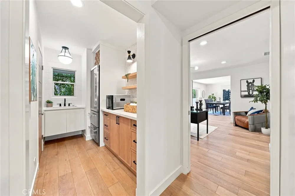 3608 Hampstead Road La Canada Flintridge, CA 91011