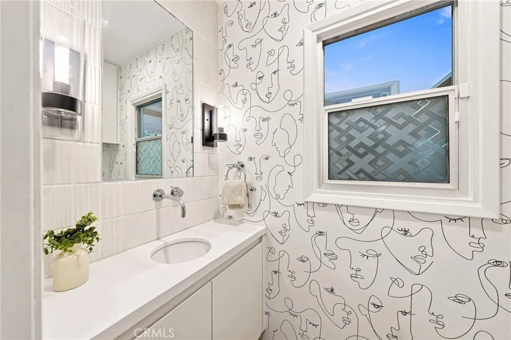 3608 Hampstead Road La Canada Flintridge, CA 91011