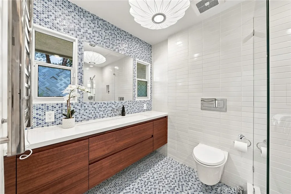 3608 Hampstead Road La Canada Flintridge, CA 91011