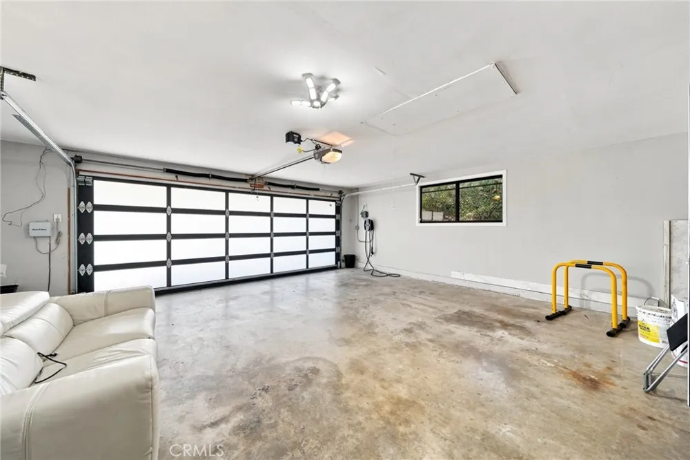 3608 Hampstead Road La Canada Flintridge, CA 91011