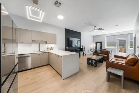 435 W Center Street Promenade #221