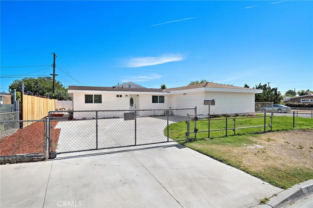 11322 Salinaz Avenue Garden Grove, CA 92843