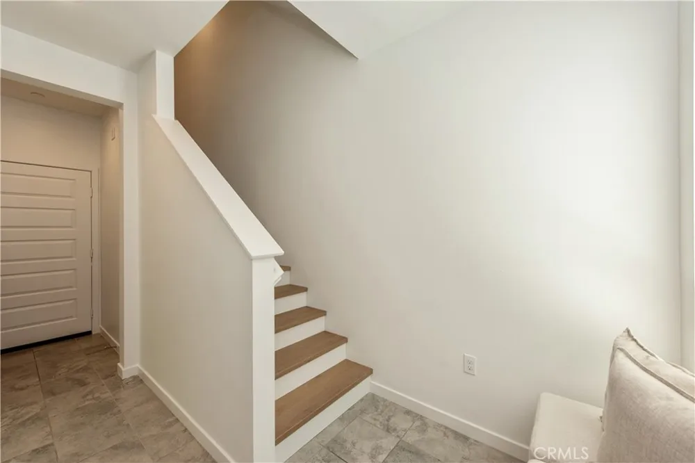 2870 Glassell Orange, CA 92865