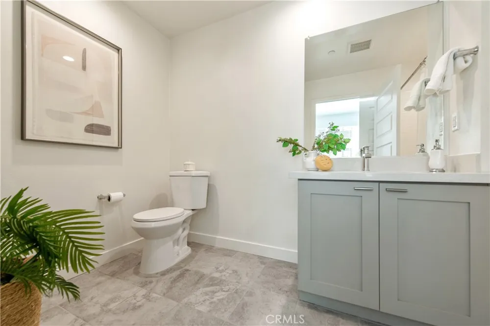 2870 Glassell Orange, CA 92865
