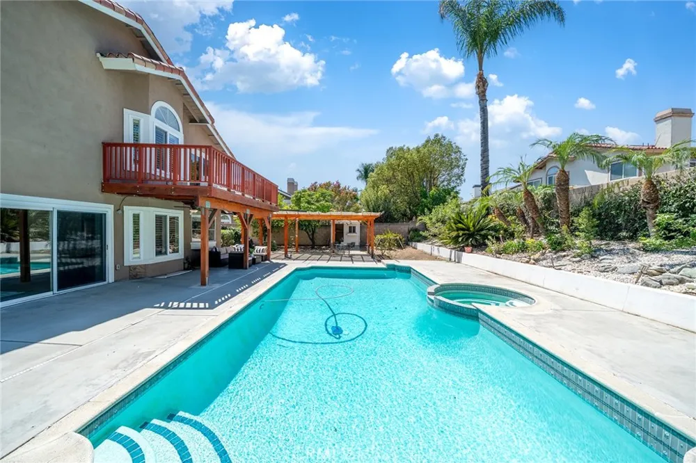 919 W 14th st Upland, CA 91786