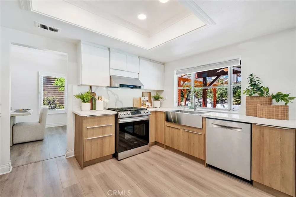 919 W 14th st Upland, CA 91786
