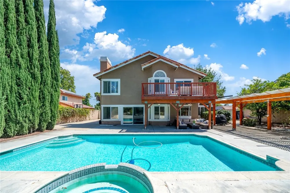 919 W 14th st Upland, CA 91786