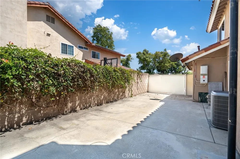 919 W 14th st Upland, CA 91786