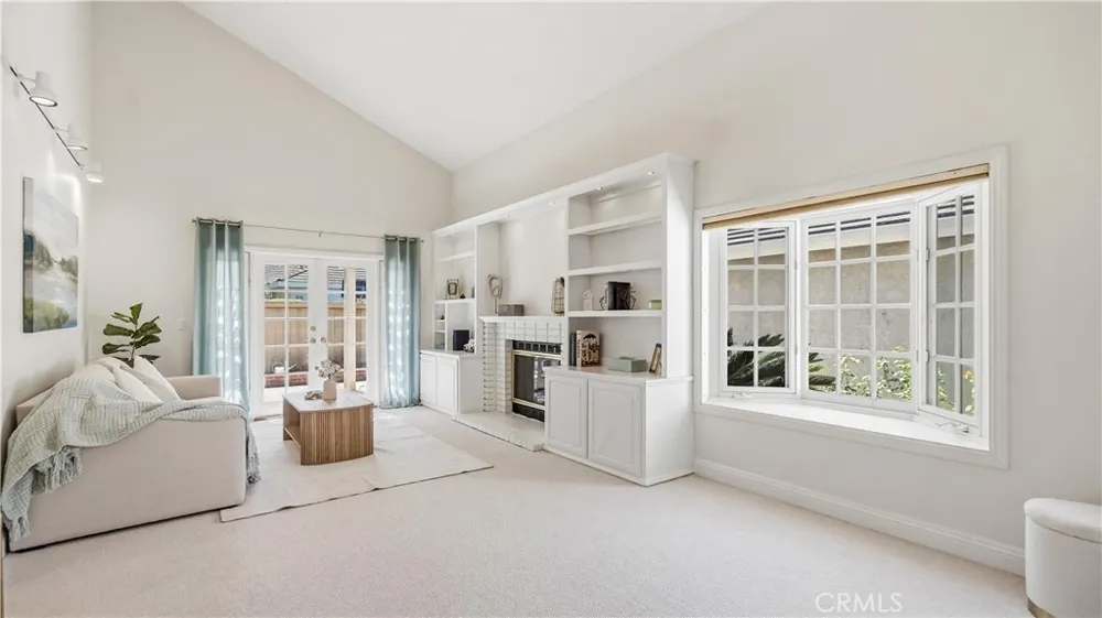 44 Silkberry Irvine, CA 92614