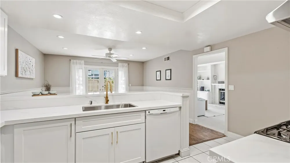 44 Silkberry Irvine, CA 92614