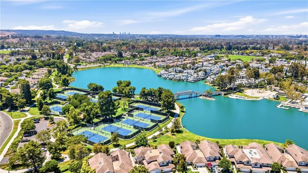 44 Silkberry Irvine, CA 92614