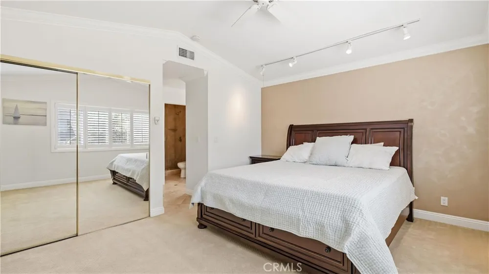 44 Silkberry Irvine, CA 92614