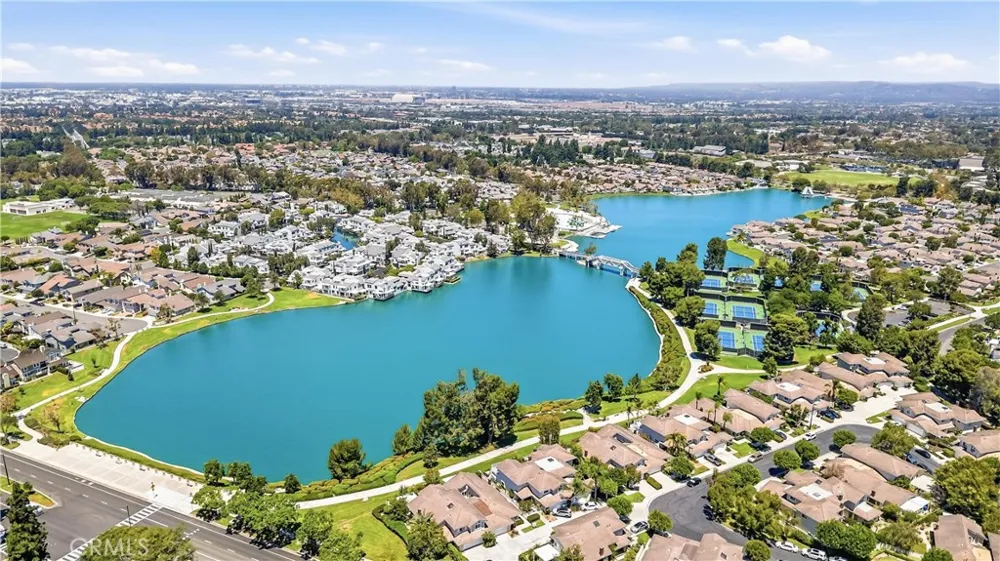 44 Silkberry Irvine, CA 92614