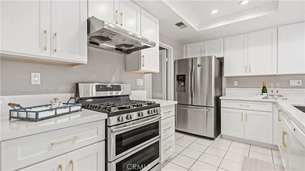 44 Silkberry Irvine, CA 92614