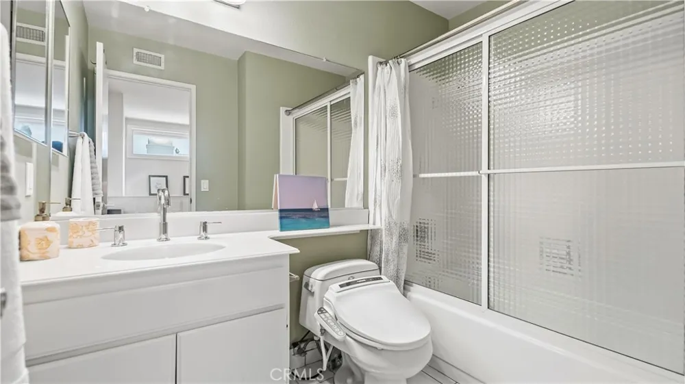 44 Silkberry Irvine, CA 92614