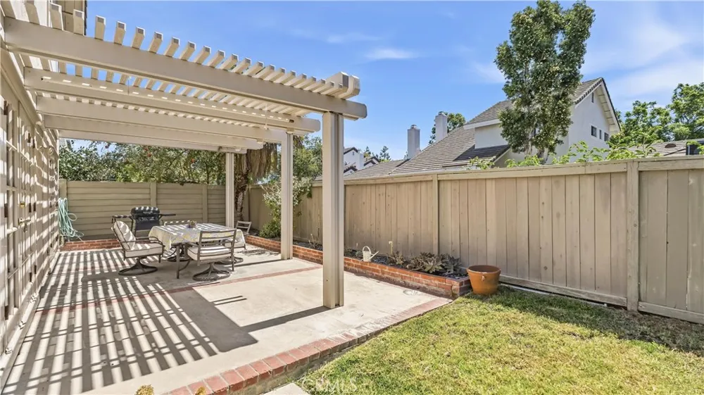 44 Silkberry Irvine, CA 92614