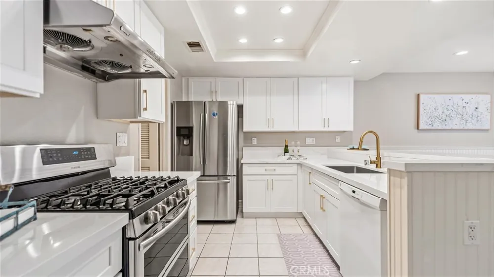 44 Silkberry Irvine, CA 92614