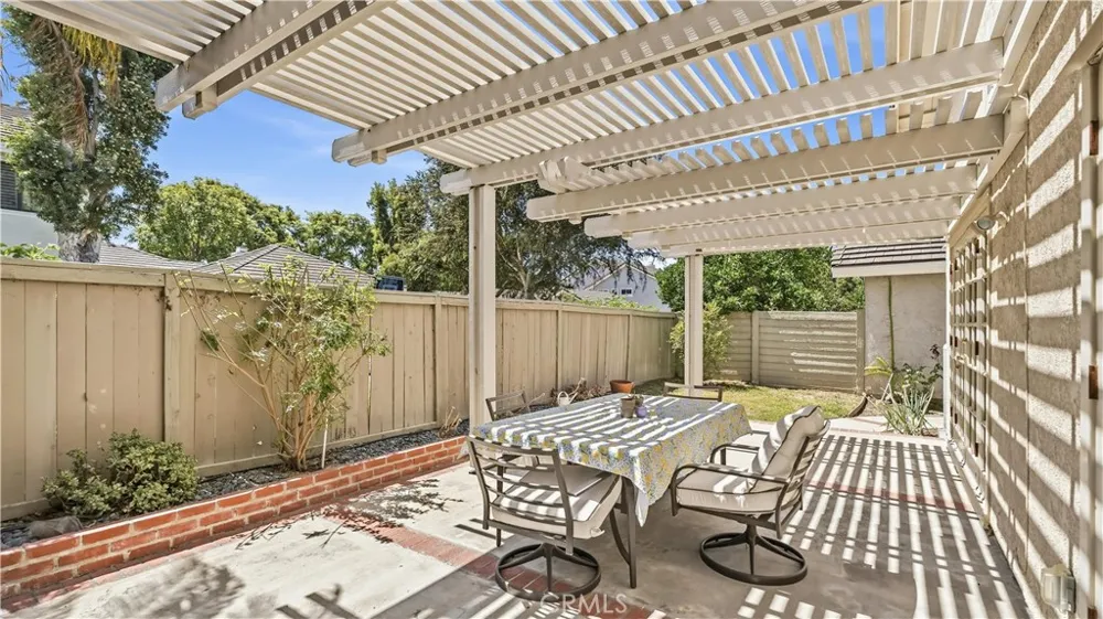 44 Silkberry Irvine, CA 92614