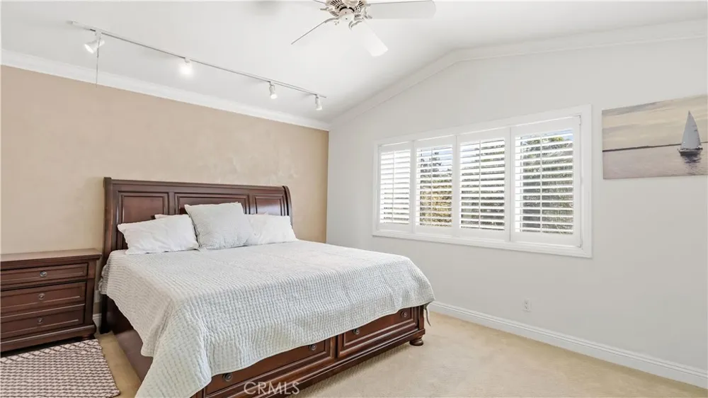 44 Silkberry Irvine, CA 92614