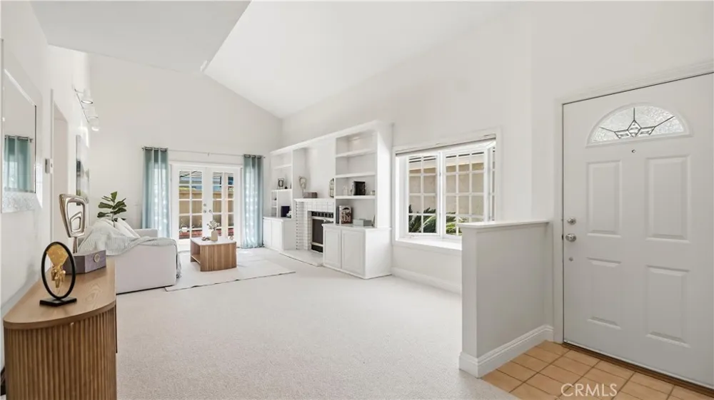 44 Silkberry Irvine, CA 92614