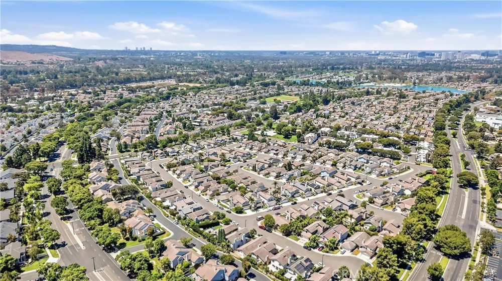 44 Silkberry Irvine, CA 92614
