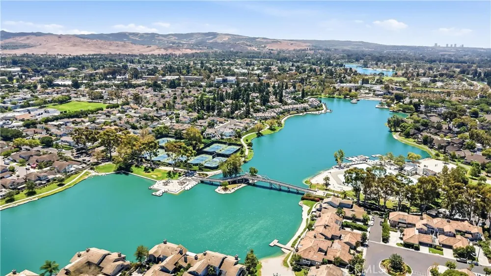 44 Silkberry Irvine, CA 92614