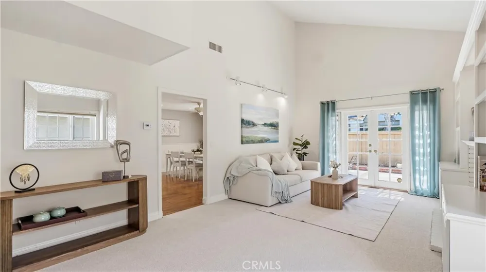 44 Silkberry Irvine, CA 92614