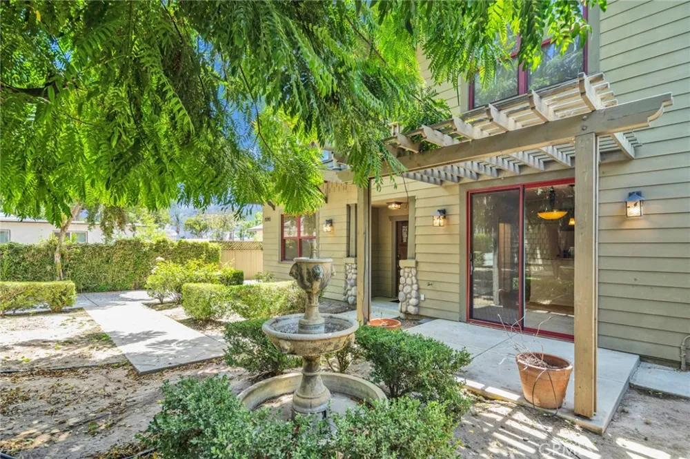 1590 Locust Pasadena, CA 91106