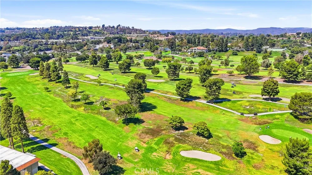 2355 Via Mariposa W #2C Laguna Woods, CA 92637