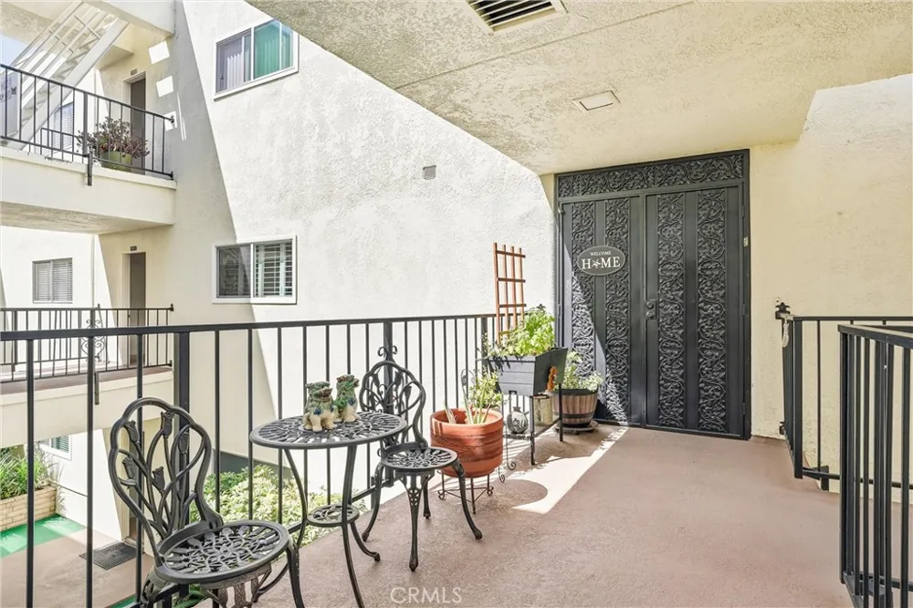 2355 Via Mariposa W #2C Laguna Woods, CA 92637