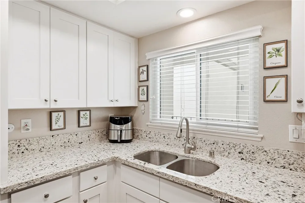 2355 Via Mariposa W #2C Laguna Woods, CA 92637