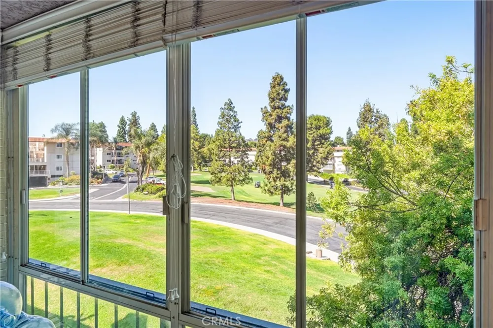 2355 Via Mariposa W #2C Laguna Woods, CA 92637