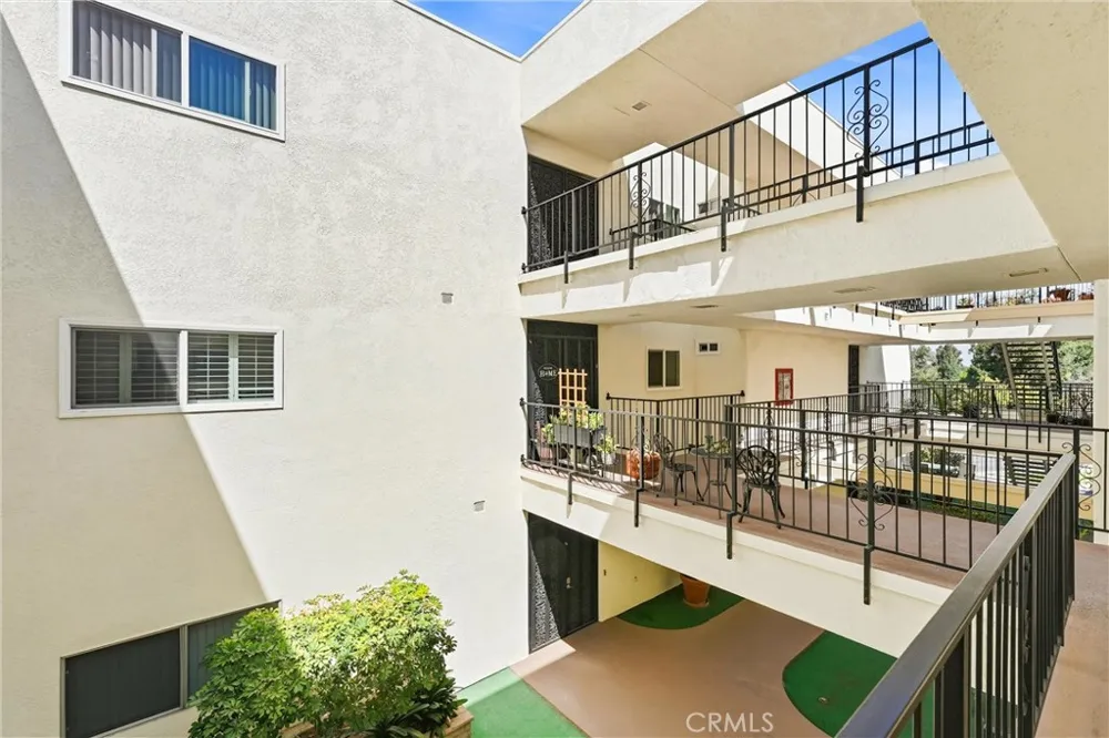 2355 Via Mariposa W #2C Laguna Woods, CA 92637