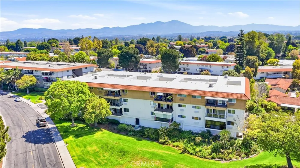 2355 Via Mariposa W #2C Laguna Woods, CA 92637