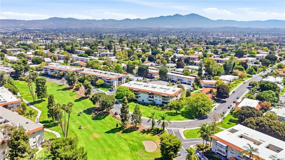 2355 Via Mariposa W #2C Laguna Woods, CA 92637