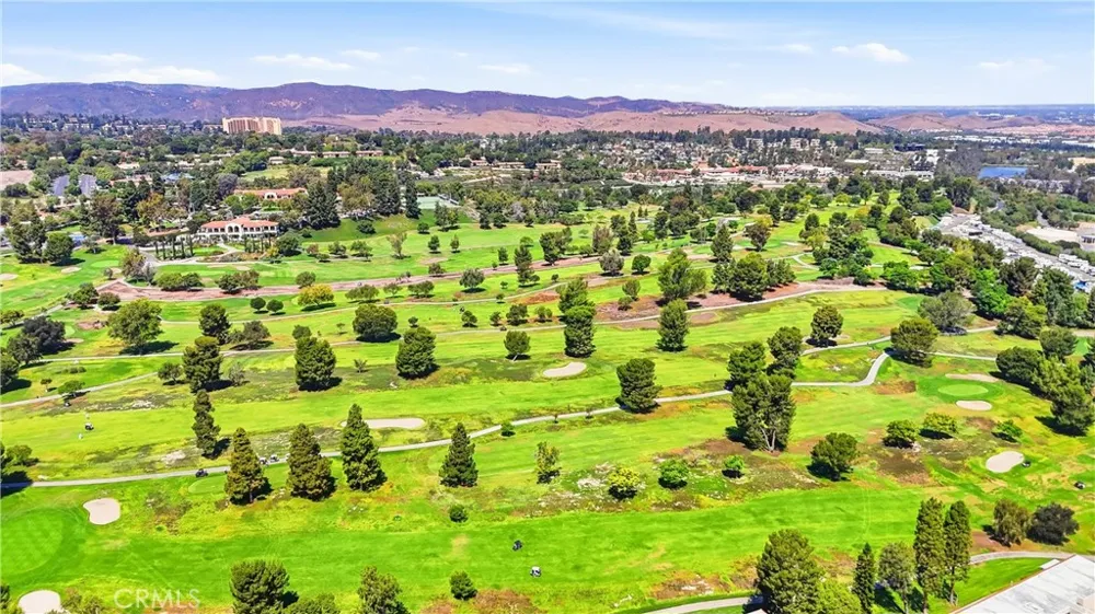 2355 Via Mariposa W #2C Laguna Woods, CA 92637