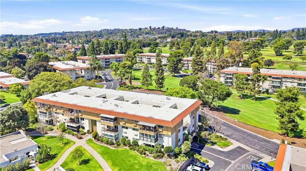 2355 Via Mariposa W #2C Laguna Woods, CA 92637