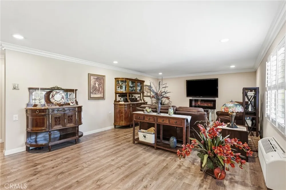 2355 Via Mariposa W #2C Laguna Woods, CA 92637